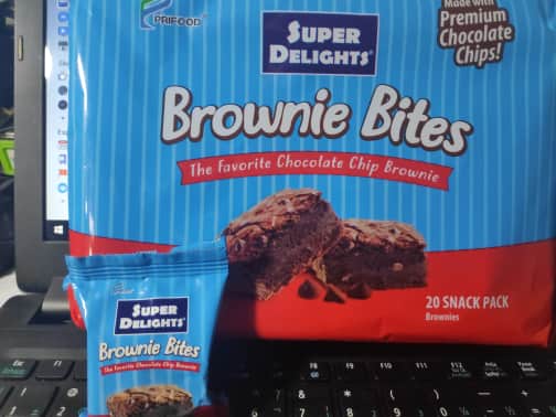 Super Delights Brownie Bites are Snacks that need to be in your bag and in the car.