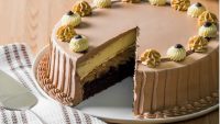 Goldilocks Triple Delight Cake